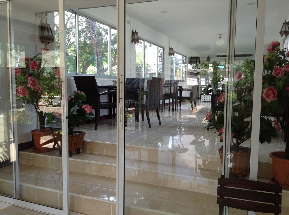Jomtien Cozy Inn Pattaya Exterior foto